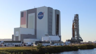SLS rolls out to pad for countdown test